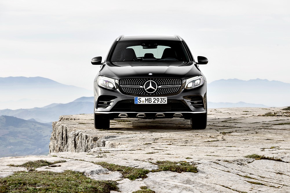 Mercedes-AMG GLC 43 (X 253), 2016 Exterieur: Obsidianschwarz; Interieur: Leder Schwarz, Performance Sitze Kraftstoffverbrauch kombiniert (l/100 km):  8,3 CO2-Emissionen kombiniert (g/km): 189 exterior: obsidian black; interior: leather black, performace seats Fuel consumption, combined (l/100 km):   8.3 CO2 emissions, combined (g/km):  189