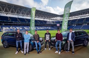 Los jugadores del RCD Espanyol de Barcelona conducirán a partir de hoy un vehículo ŠKODA