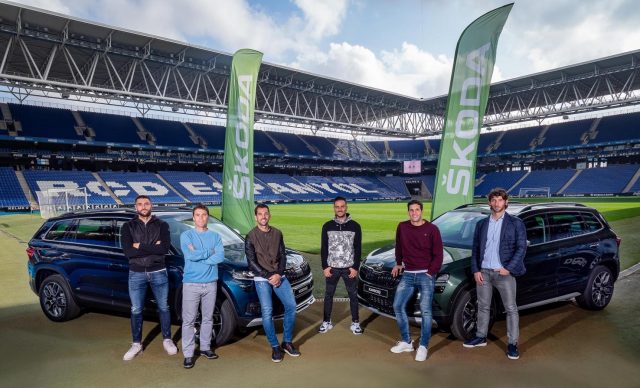 los-jugadores-del-rcd-espanyol-de-barcelona-reciben-sus-nuevos-koda
