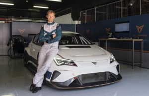 El piloto Mattias Ekström embajador de alto voltaje de CUPRA