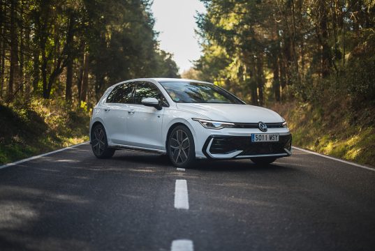 Volkswagen Golf R-Line eTSI 150 CV: el compacto que sigue dando batalla