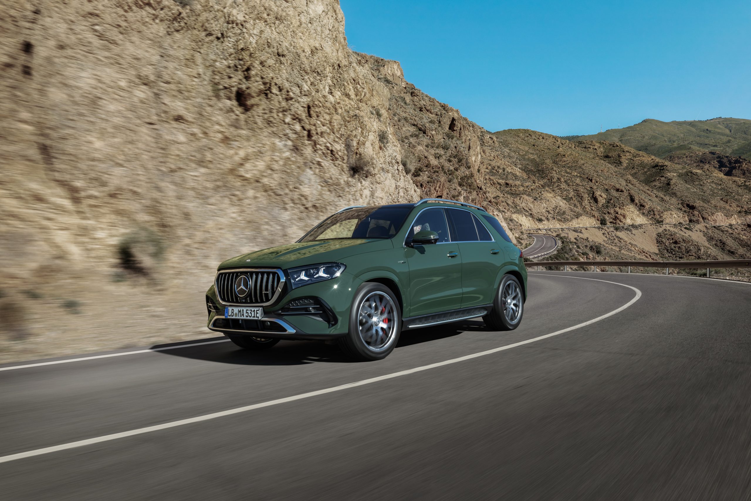 Elektrifizierte Performance trifft auf Effizienz: Die neuen Mercedes-AMG GLE 53 4MATIC+ und GLE 53 HYBRID 4MATIC+ ModelleElectrified performance meets efficiency: The new Mercedes-AMG GLE 53 4MATIC+ and GLE 53 HYBRID 4MATIC+ models