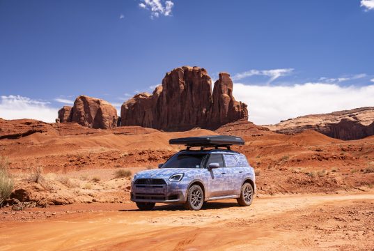 MINI lleva al Countryman hasta las Montañas Rocosas